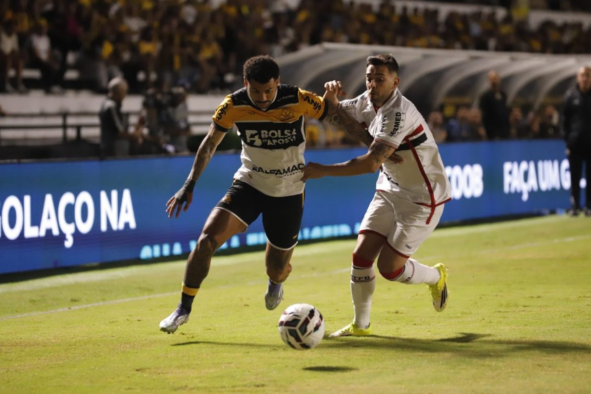 Com um a mais, Botafogo perde para Criciúma