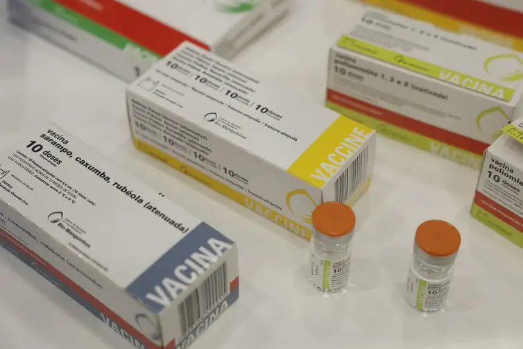 Rio de Janeiro (RJ), 07/05/2025 &ndash; Vacinas de poliomelite, sarampo; caxumba e rub&eacute;ola produzidas por Bio-Manguinhos/Fiocruz, exibidas no 9&ordm; Simp&oacute;sio Internacional de Imunobiol&oacute;gicos. Foto: Fernando Fraz&atilde;o/Ag&ecirc;ncia Brasil