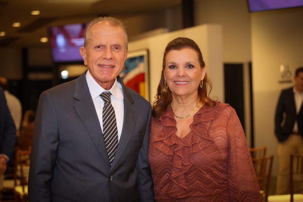 O arquiteto Fernando Rivaben recebe título de cidadão ribeirão-pretano | Crédito: Rafael Cautella
